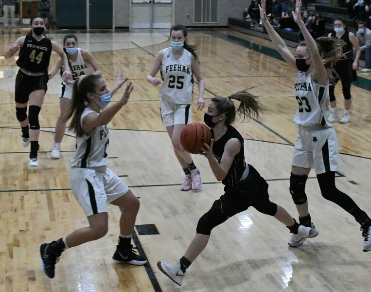 Wednesday's area roundup: Peabody girls pull out OT victory on the hardcourt